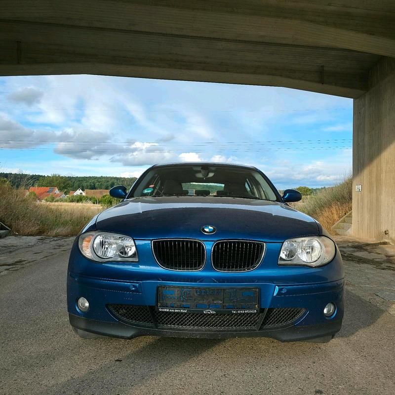 Blau Gebraucht 2006 BMW 118 Kleinwagen | 2.000 € (Superpreis) - Bild 1/4