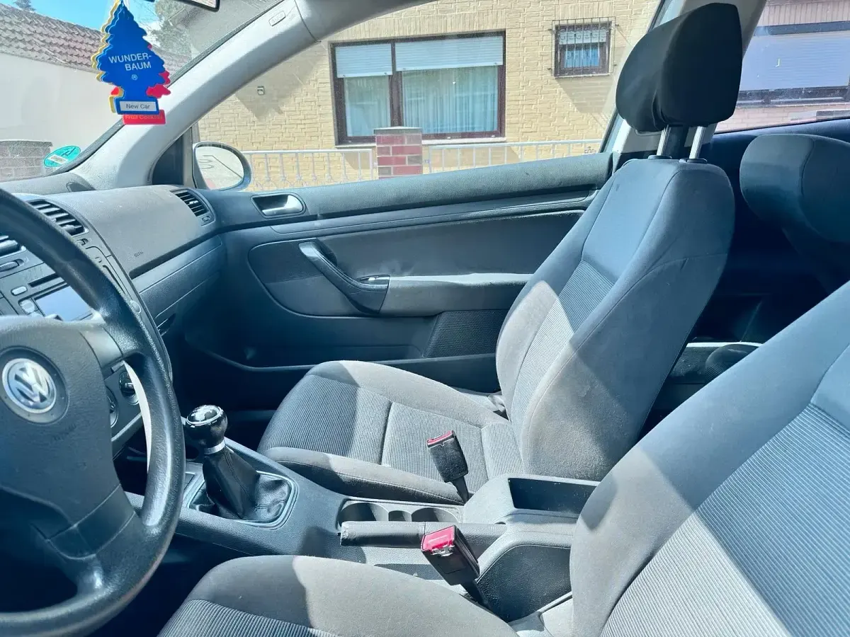 Używany VW Golf V 105 KM (77 kW) 2005 Szary Hatchback