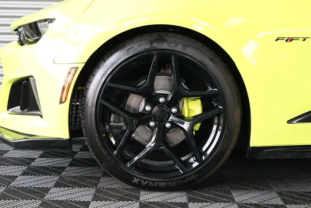 Gebraucht Chevrolet Camaro ZL1 275 PS (202 kW) 2020 Gelb Coupé