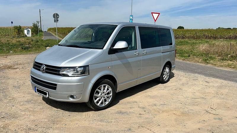 Usado VW Multivan 179 HP (131 kW) 2012 Prateado Monovolume