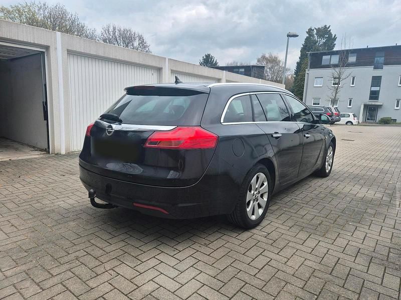 Gebraucht Opel Insignia 160 PS (117 kW) 2013 Schwarz Kombi