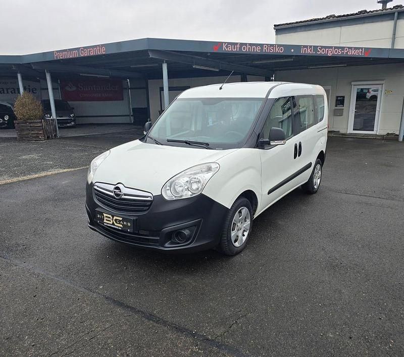 Gebraucht Opel Combo Selection 95 PS (69 kW) 2017 Weiß Van / Kleinbus
