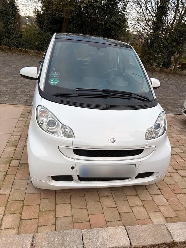 Gebraucht Smart ForTwo Coupé 71 PS (52 kW) 2011 Weiß Coupé
