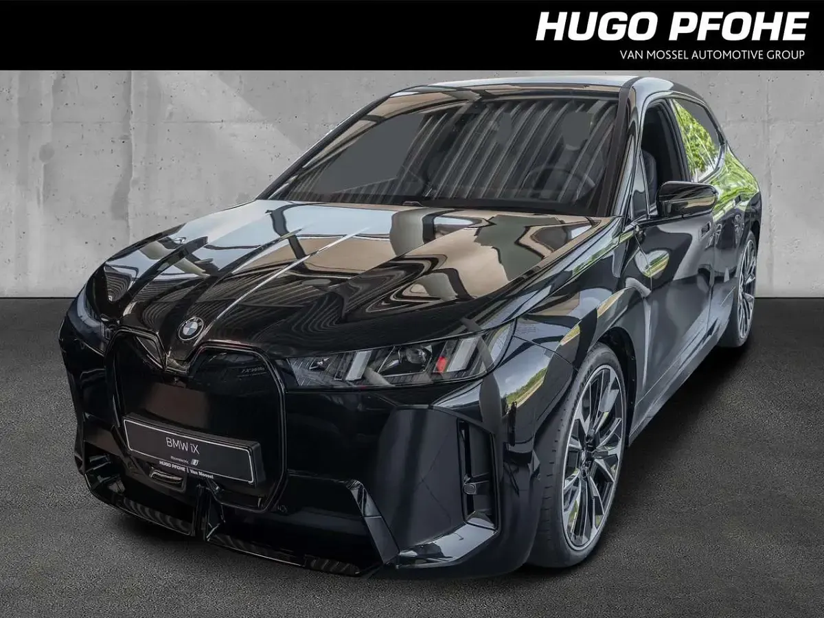 Neu BMW iX Performance 400 kW (544 PS) 2026 Saphirschwarz metallic SUV