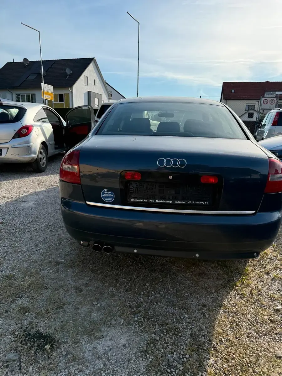 Gebraucht Audi A6 Basis 220 PS (161 kW) 2001 Blau Limousine