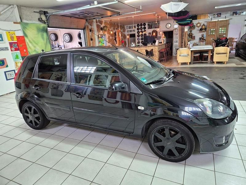 Gebraucht Ford Fiesta 80 PS (58 kW) 2007 Schwarz Kleinwagen