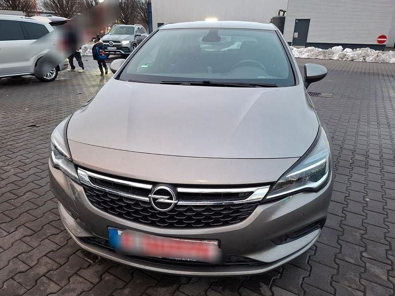 Gebraucht 2016 Opel Astra Dynamic Limousine | 7.950 € (Guter Preis) - Bild 1/4