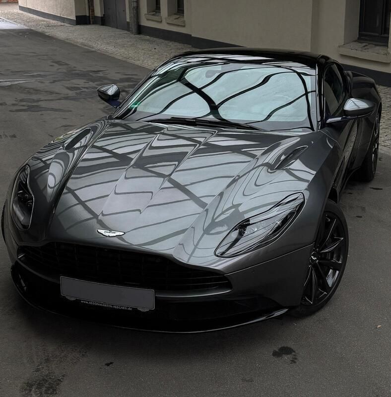 Grau Gebraucht 2019 Aston Martin DB11 Coupé | 125.000 € (Teuer) - Bild 1/4