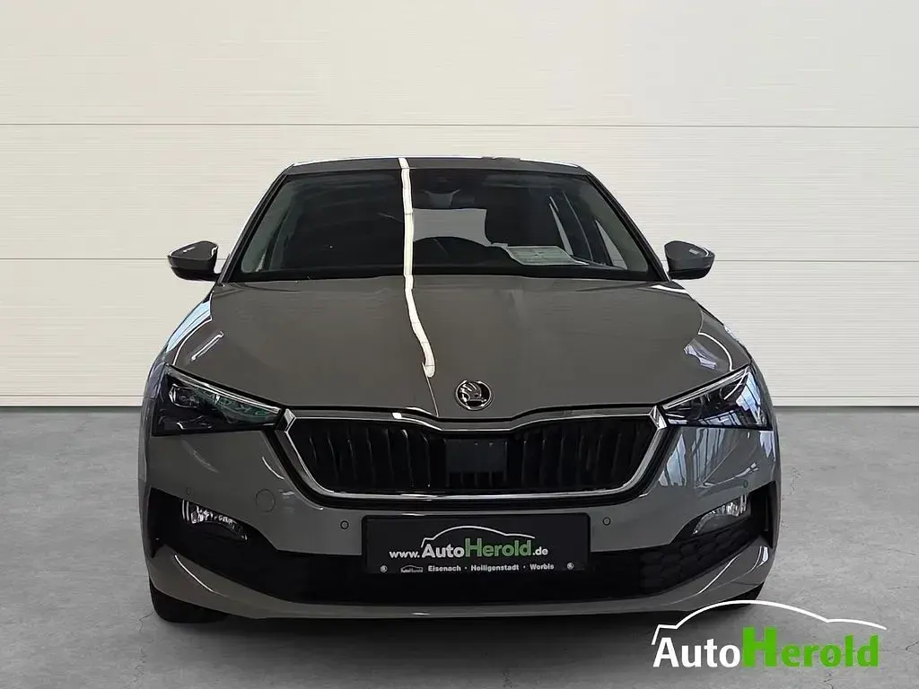 Gebraucht Skoda Scala Drive 150 PS (110 kW) 2020 Grau Kleinwagen