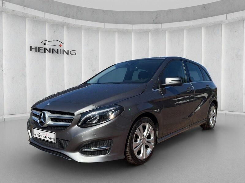 Grau Gebraucht 2017 Mercedes B200 Urban Van / Kleinbus | 19.480 € (Fairer Preis) - Bild 1/4