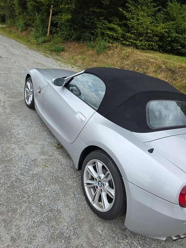 Gebraucht BMW Z4 170 PS (125 kW) 2004 Silber Cabrio