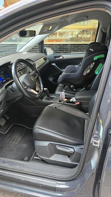 Gebraucht VW Touran 150 PS (110 kW) 2022 Grau Van / Kleinbus