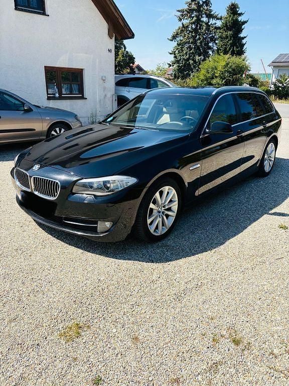 Schwarz Gebraucht 2012 BMW 530 Kombi | 5.999 € (Superpreis) - Bild 1/4