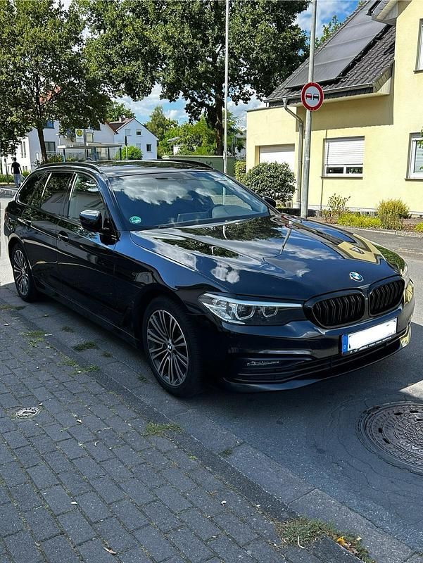 Schwarz Gebraucht 2019 BMW 530 Shadowline Kombi | 19.550 € (Superpreis) - Bild 1/4