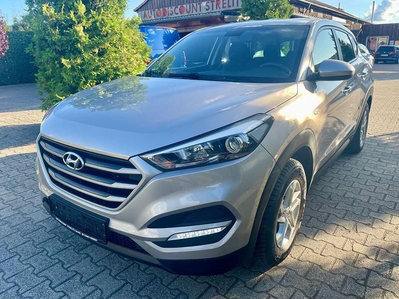 Weiß Gebraucht 2016 Hyundai Tucson Classic SUV | 13.790 € (Fairer Preis) - Bild 1/4
