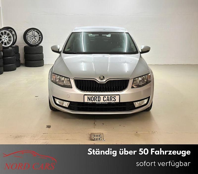 Silber Gebraucht 2014 Skoda Octavia Limousine | 11.800 € (Fairer Preis) - Bild 1/4