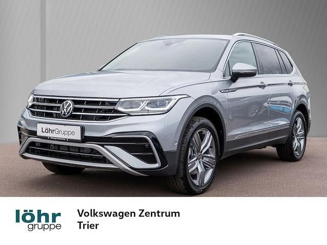 Pyritsilber metallic Gebraucht 2022 VW Tiguan Allspace Elegance SUV | 48.980 € - Bild 1/4