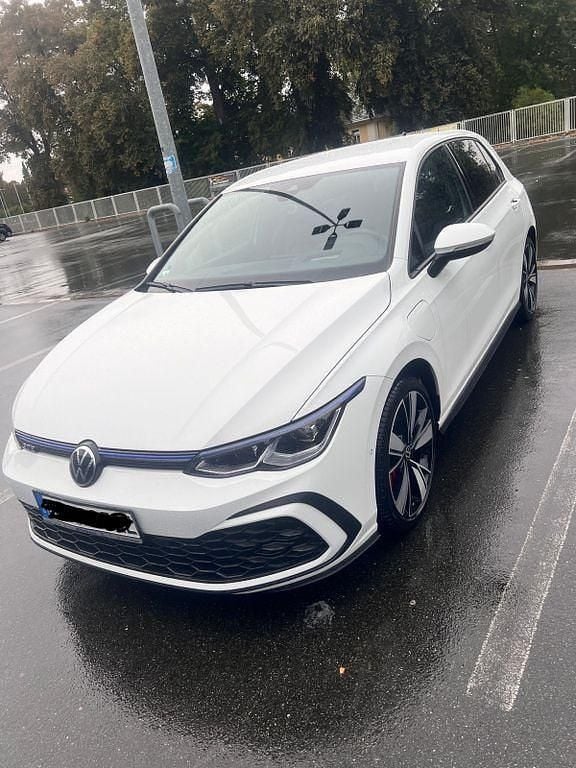 Weiß Gebraucht 2020 VW Golf VIII GTE Limousine | 22.999 € (Fairer Preis) - Bild 1/4