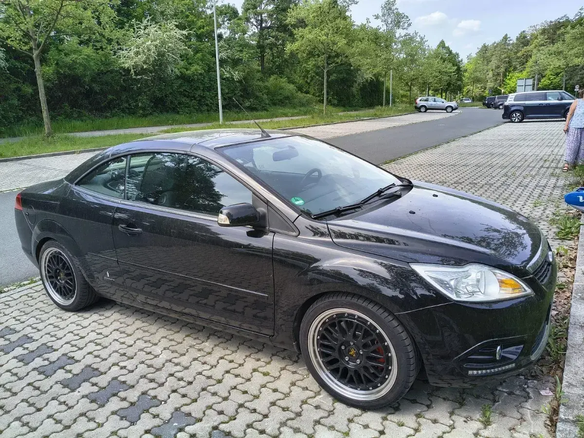 Gebraucht Ford Focus Cabriolet 145 PS (106 kW) 2010 Schwarz Cabrio