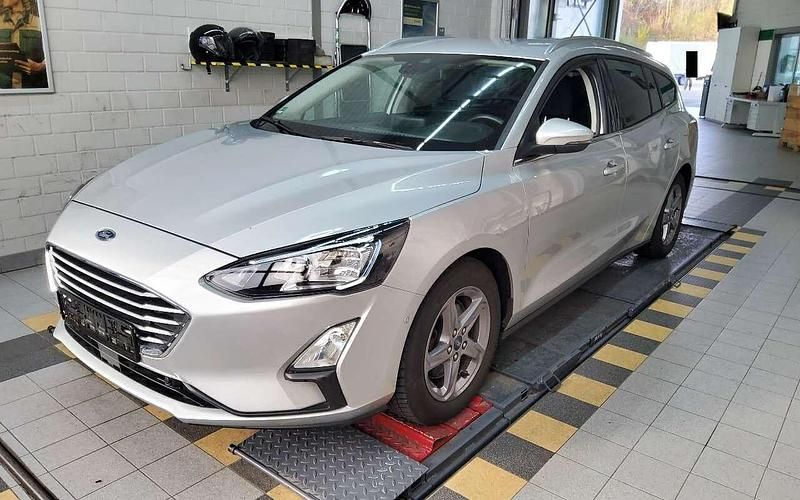 Gebraucht Ford Focus Cool & Connect 120 PS (88 kW) 2021 Silber Kombi