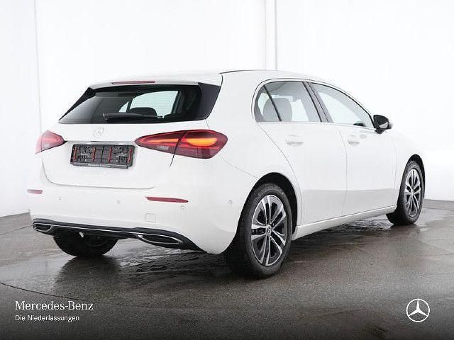 Weiß Gebraucht 2024 Mercedes A200 Progressive Limousine | 30.990 € (Fairer Preis) - Bild 1/4