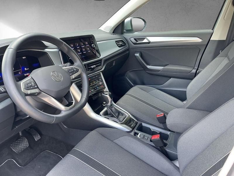 Gebraucht VW T-Roc Life 150 PS (110 kW) 2022 Pyrit silber metallic (metallic) SUV