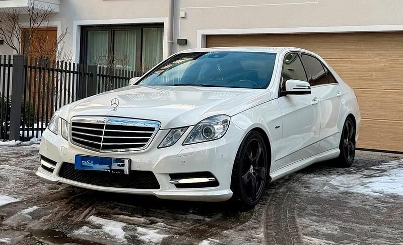 Gebraucht Mercedes E350 AMG 330 PS (242 kW) 2012 Weiß Limousine