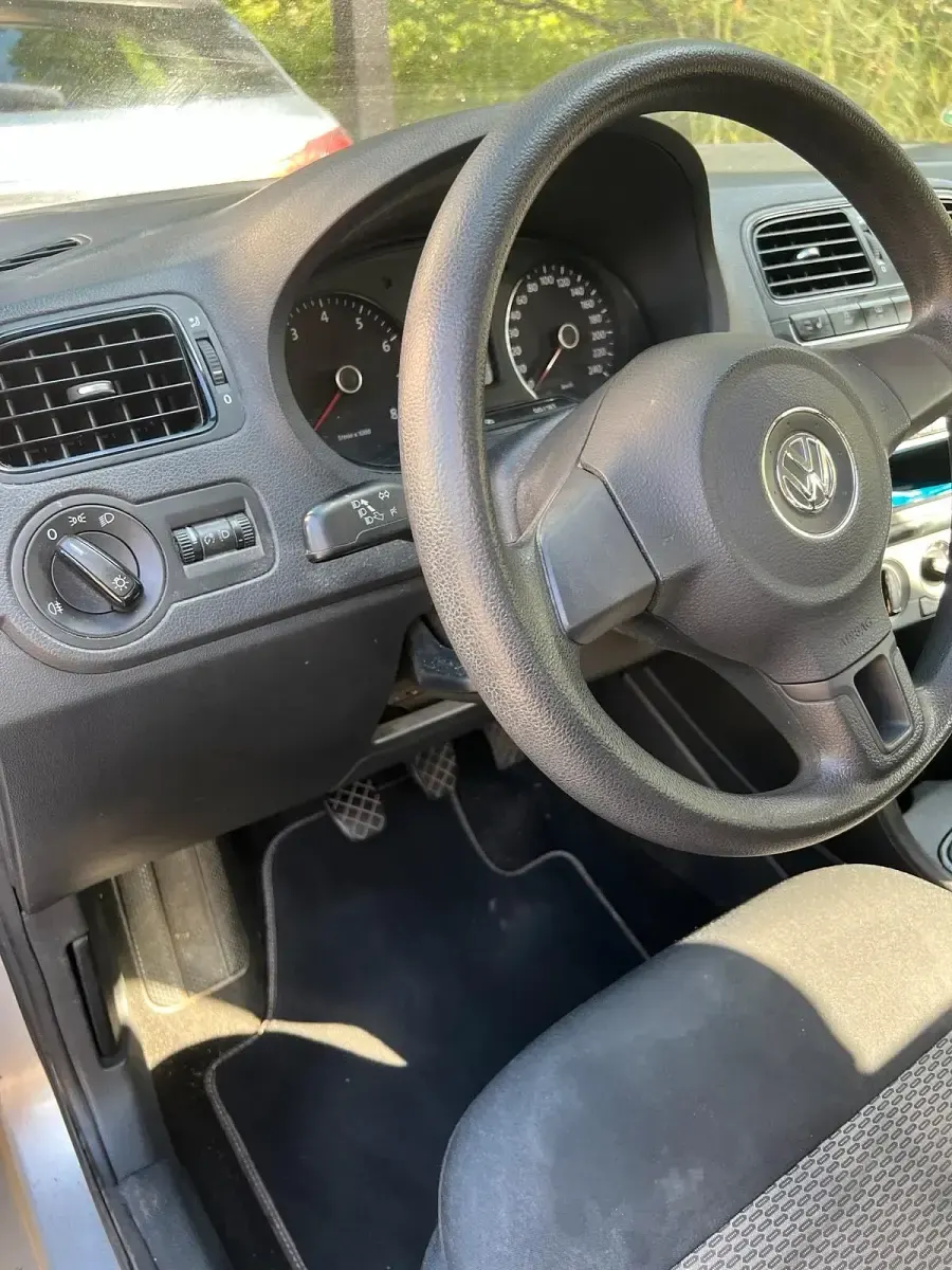 Usata VW Polo Trendline 60 CV (44 kW) 2012 Argento Utilitaria