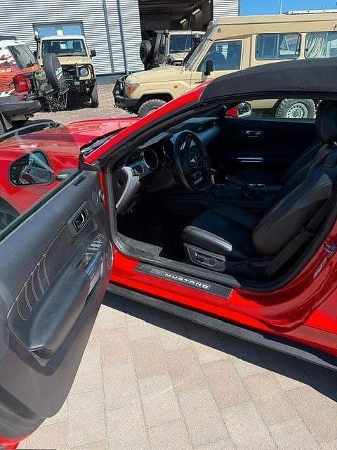 Second-hand Ford Mustang 421 CP (309 kW) 2018 Roșu Cabrio