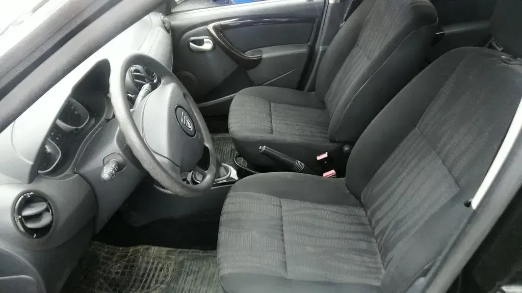 Gebraucht Dacia Duster Basis 105 PS (77 kW) 2010 Schwarz SUV