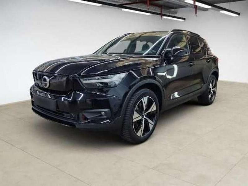 Onyx black (metallic) Gebraucht 2022 Volvo XC40 Pro SUV | 33.450 € (Etwas zu teuer) - Bild 1/4