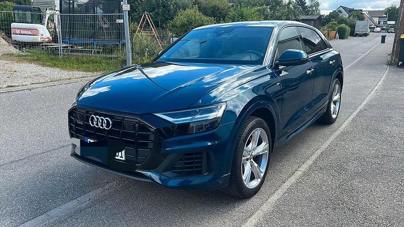 Grün Gebraucht 2019 Audi Q8 S-Line SUV | 48.990 € (Superpreis) - Bild 1/4