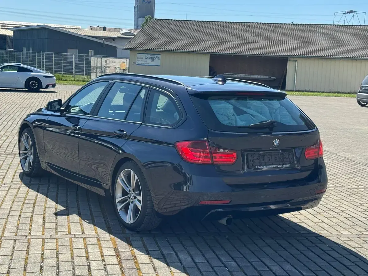 Second-hand BMW 320 184 CP (135 kW) 2015 Albastru Break
