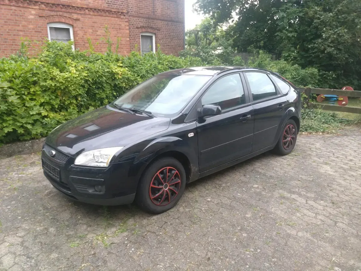 Gebraucht Ford Focus 100 PS (73 kW) 2007 Schwarz Limousine