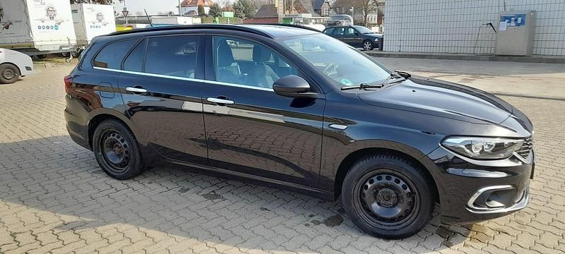 Gebraucht Fiat Tipo Lounge 120 PS (88 kW) 2018 Schwarz Kombi