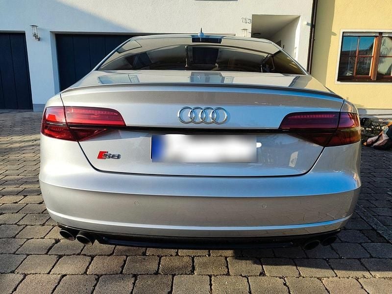 Gebraucht Audi S8 plus Sport 605 PS (444 kW) 2017 Silber Limousine