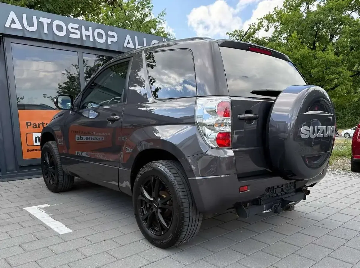 Gebraucht Suzuki Grand Vitara Comfort 166 PS (122 kW) 2015 Grau SUV