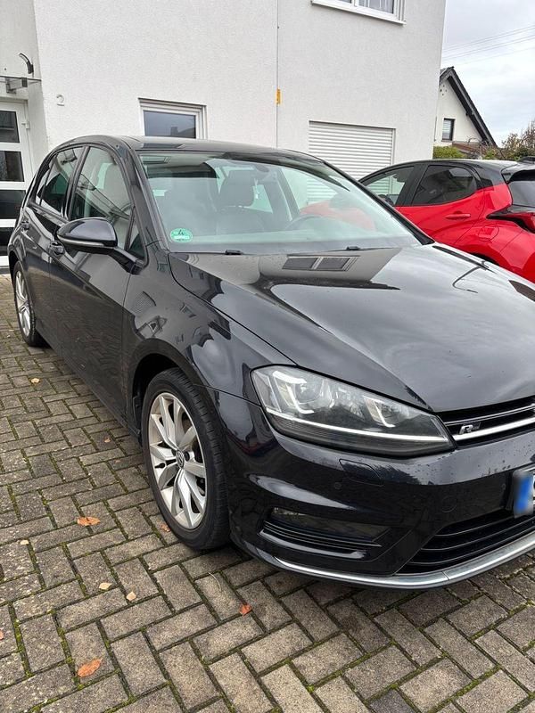 Gebraucht VW Golf VII Highline 125 PS (91 kW) 2014 Schwarz Limousine