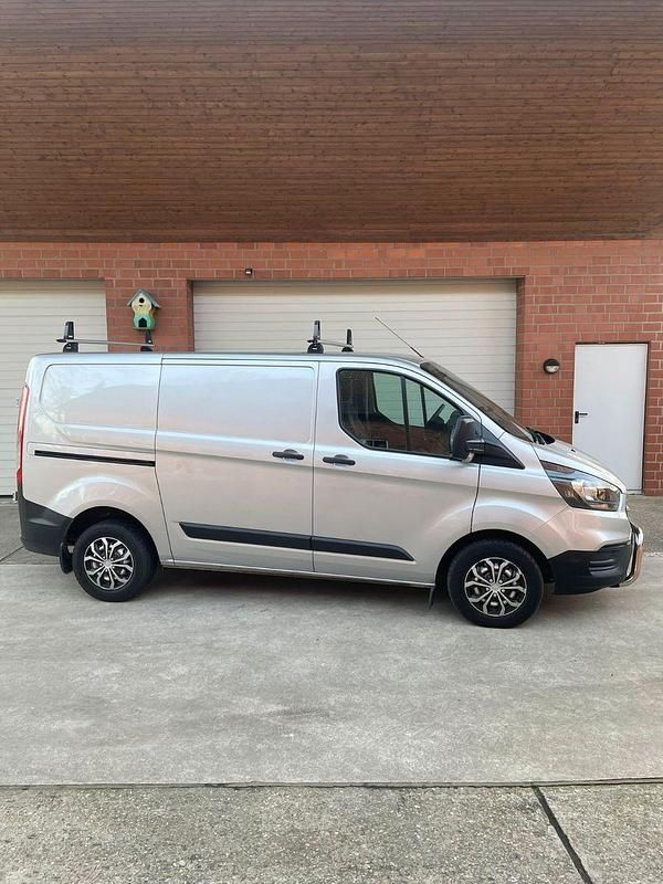 Gebraucht Ford Transit Custom 105 PS (77 kW) 2018 Silber Kombi