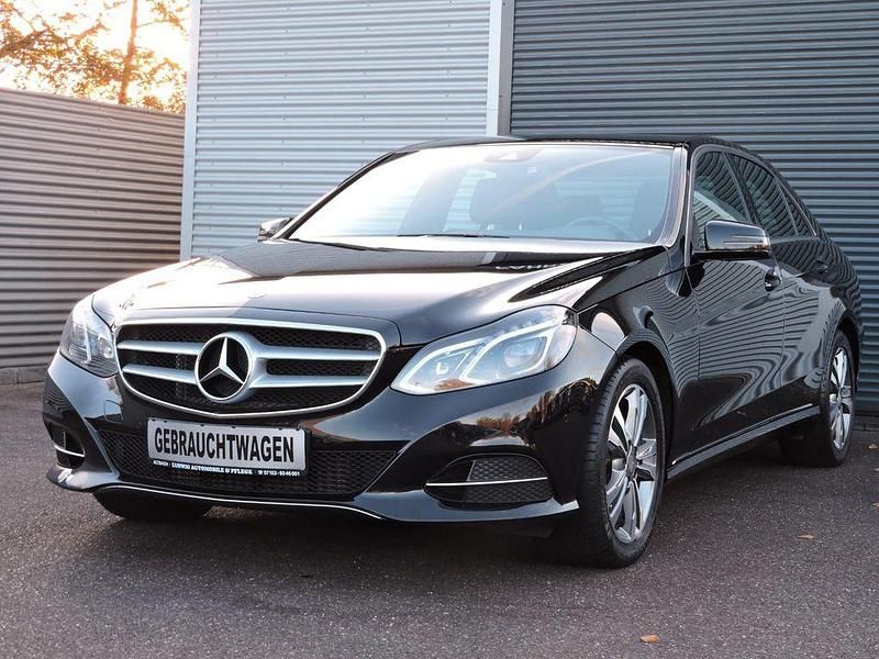 Schwarz Gebraucht 2015 Mercedes E250 Avantgarde Limousine | 21.999 € (Guter Preis) - Bild 1/4