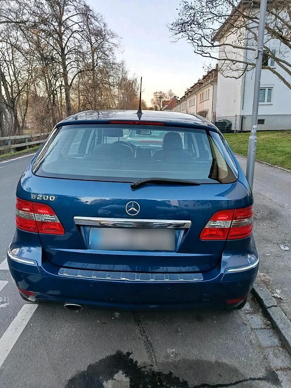Gebraucht Mercedes B200 136 PS (100 kW) 2009 Blau Van / Kleinbus