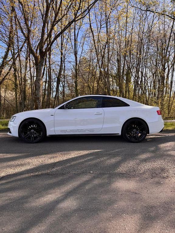 Gebraucht Audi A5 Competition 177 PS (130 kW) 2013 Weiß Coupé