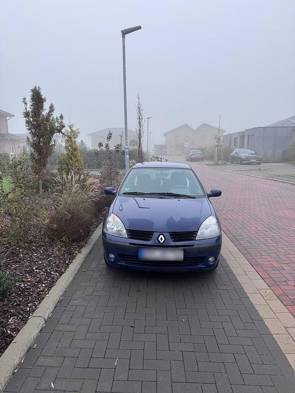 Gebraucht Renault Clio II 75 PS (55 kW) 2004 Blau Kleinwagen