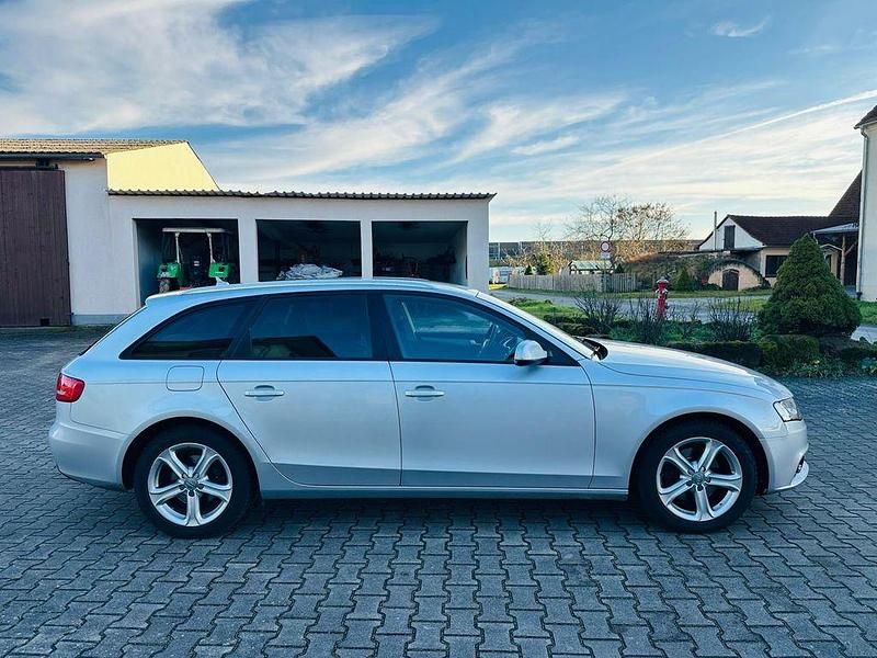 Gebraucht Audi A4 Comfort 143 PS (105 kW) 2011 Silber Kombi
