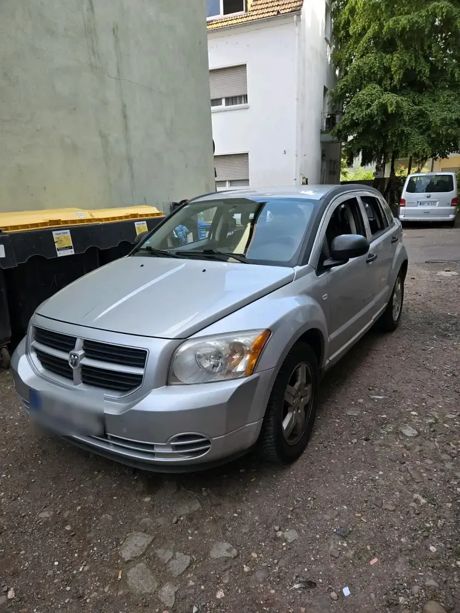 Gebraucht Dodge Caliber 150 PS (110 kW) 2010 Grau Kleinwagen