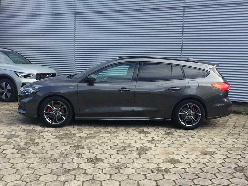 Gebraucht Ford Focus ST-Line X 155 PS (114 kW) 2021 Grau Limousine