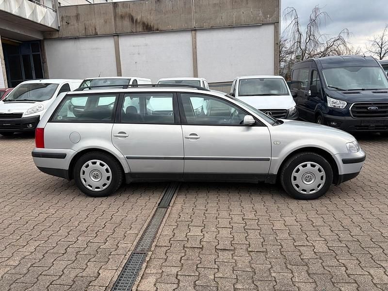 Gebraucht VW Passat 110 PS (80 kW) 1998 Grau Kombi