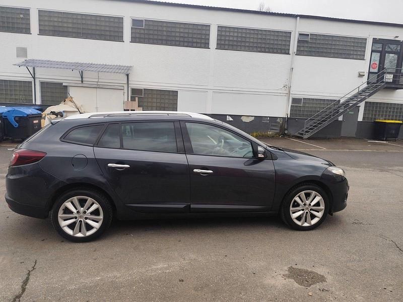 Gebraucht Renault Mégane GrandTour 131 PS (96 kW) 2010 Grau Kombi