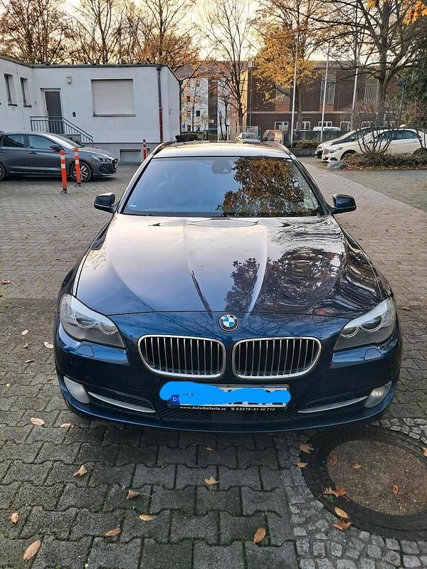 Blau Gebraucht 2011 BMW 520 Kombi | 6.900 € (Guter Preis) - Bild 1/4