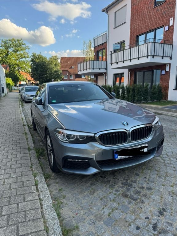 Grau Gebraucht 2018 BMW 540 M Sport Limousine | 21.800 € (Fairer Preis) - Bild 1/4